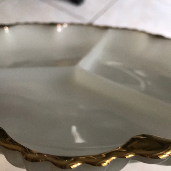 Vintage White milk glass serving tray w gold trim. - Picture 5 of 7